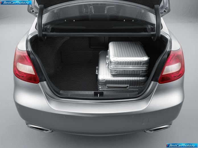 2010 Suzuki Kizashi - фотография 56 из 83