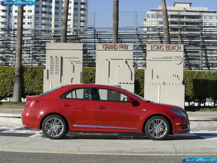 2011 Suzuki Kizashi Sport - фотография 12 из 63