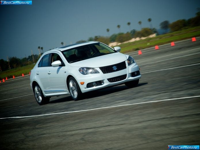 2011 Suzuki Kizashi Sport - фотография 19 из 63 2011 Suzuki Kizashi Sport - фотография 19 из 63