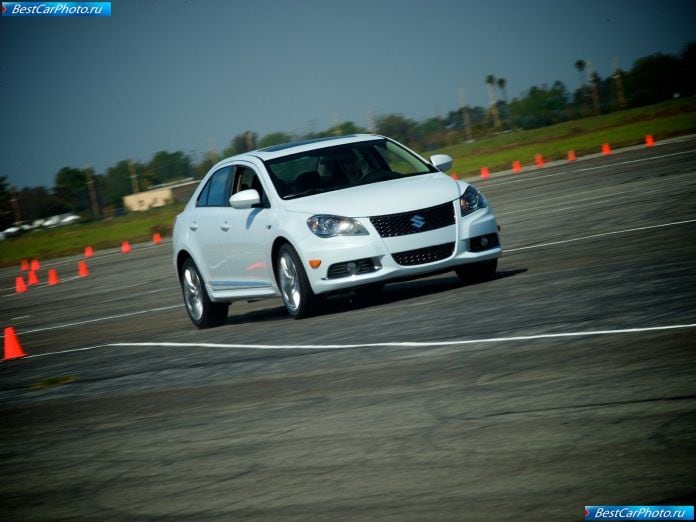 2011 Suzuki Kizashi Sport - фотография 22 из 63 2011 Suzuki Kizashi Sport - фотография 22 из 63