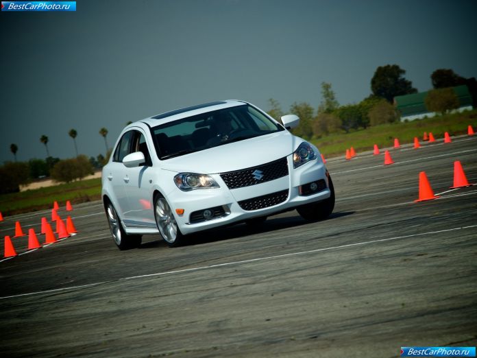 2011 Suzuki Kizashi Sport - фотография 25 из 63 2011 Suzuki Kizashi Sport - фотография 25 из 63