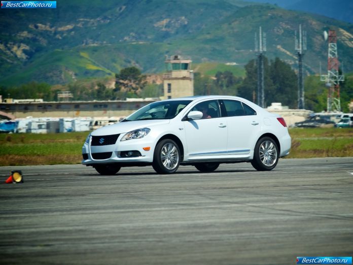 2011 Suzuki Kizashi Sport - фотография 36 из 63