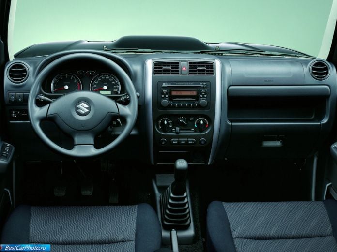 2012 Suzuki Jimny - фотография 21 из 27