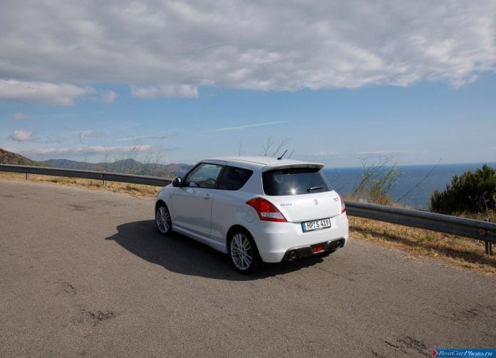 2012 Suzuki Swift Sport - фотография 56 из 93