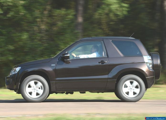 2013 Suzuki Grand Vitara 3door - фотография 2 из 30