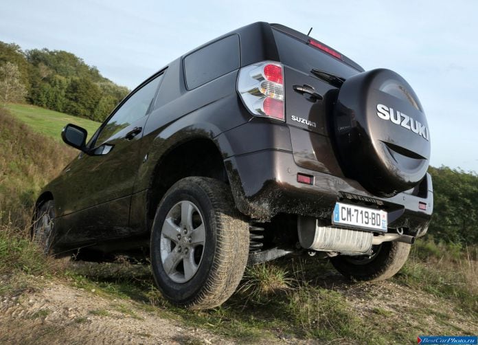 2013 Suzuki Grand Vitara 3door - фотография 24 из 30