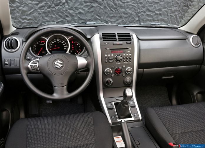 2013 Suzuki Grand Vitara 3door - фотография 29 из 30