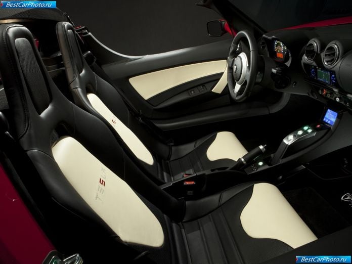 2010 Tesla Roadster Sport - фотография 10 из 20