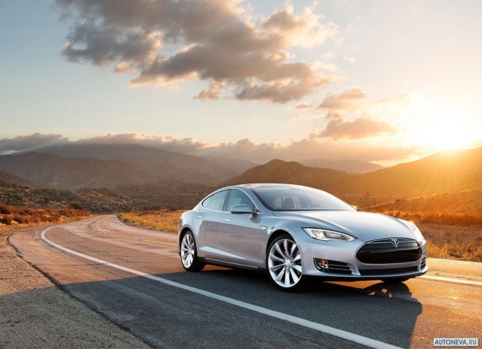 2013 Tesla Model S - фотография 3 из 138
