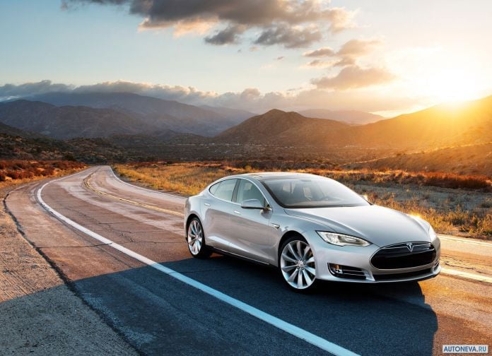 2013 Tesla Model S - фотография 4 из 138
