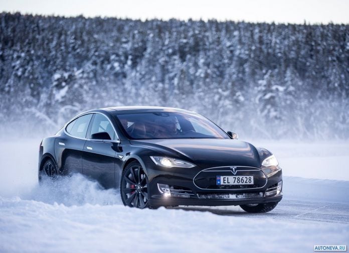 2013 Tesla Model S - фотография 15 из 138