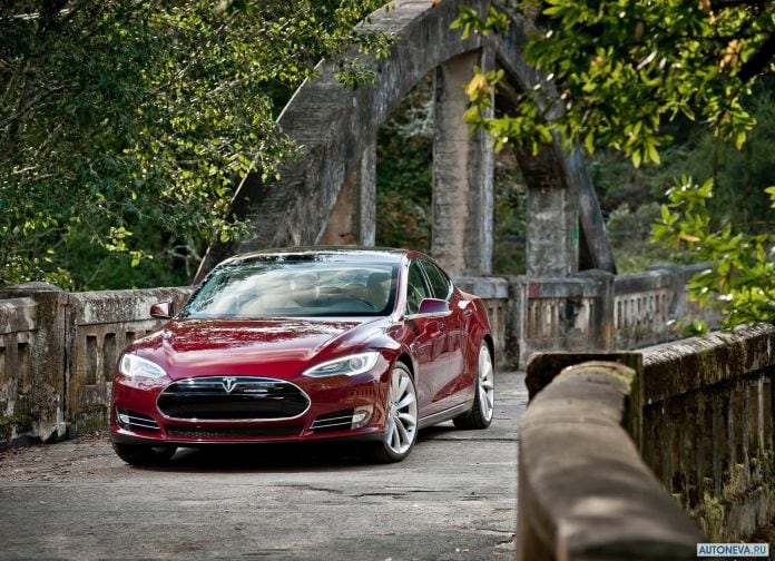 2013 Tesla Model S - фотография 25 из 138