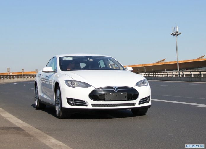 2013 Tesla Model S - фотография 26 из 138