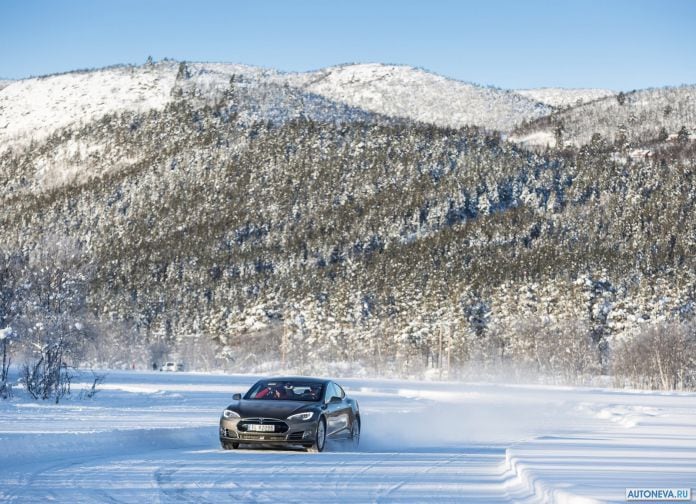 2013 Tesla Model S - фотография 53 из 138