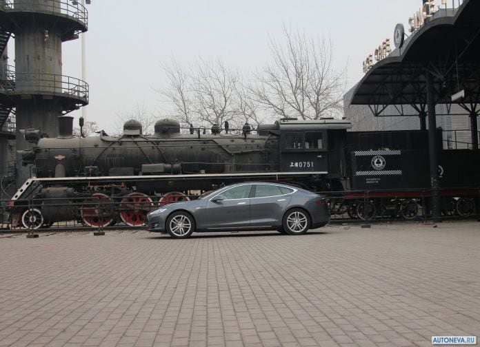 2013 Tesla Model S - фотография 60 из 138