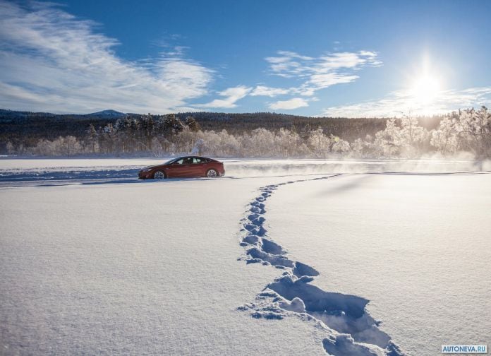 2013 Tesla Model S - фотография 66 из 138
