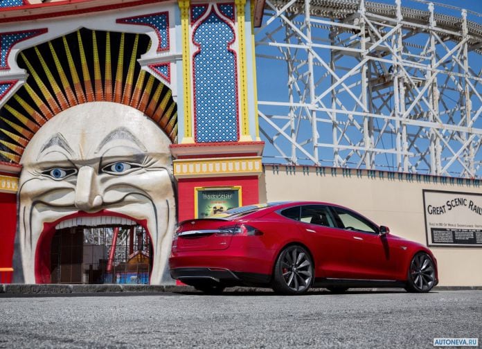 2013 Tesla Model S - фотография 75 из 138