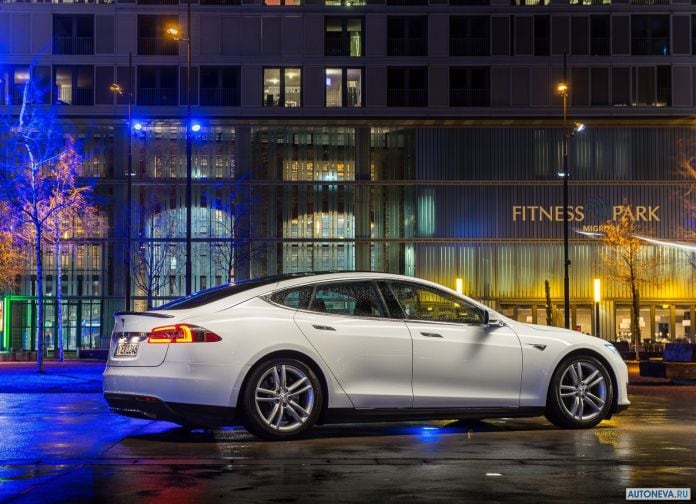 2013 Tesla Model S - фотография 76 из 138