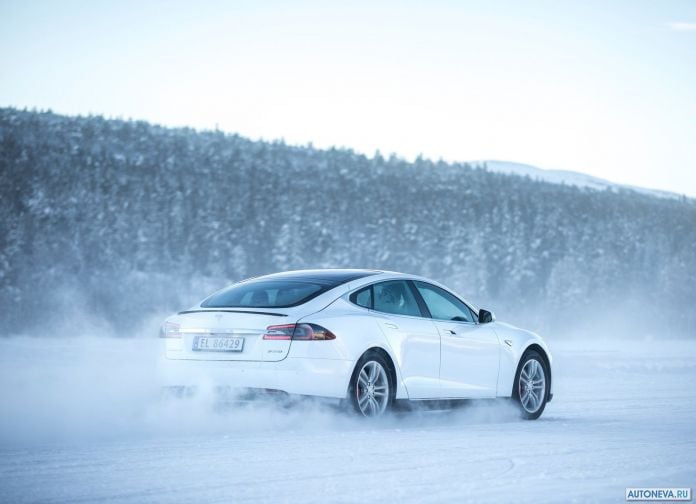 2013 Tesla Model S - фотография 82 из 138
