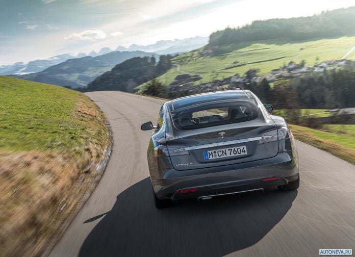 2013 Tesla Model S - фотография 93 из 138