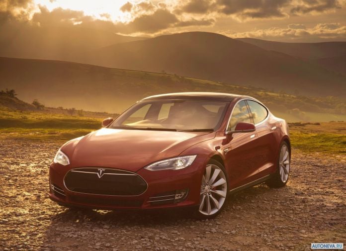 2013 Tesla Model S UK Version - фотография 7 из 163