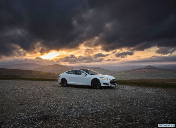 2013 Tesla Model S UK Version - фотография 15 из 163