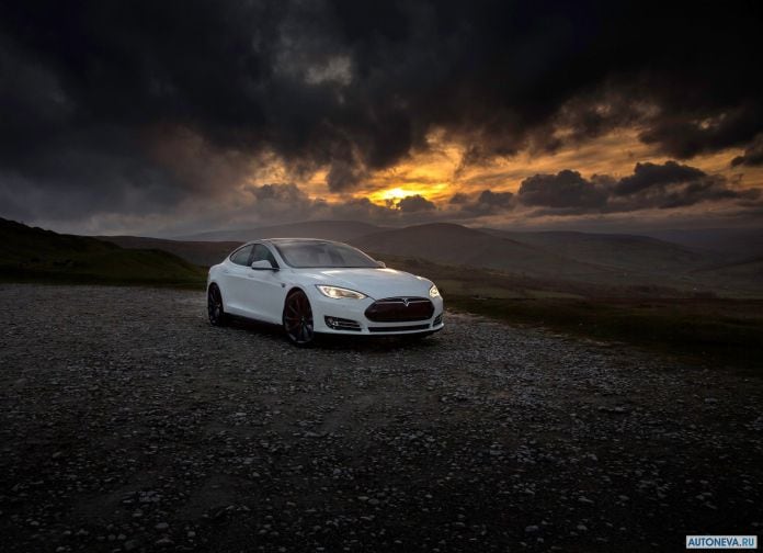 2013 Tesla Model S UK Version - фотография 22 из 163