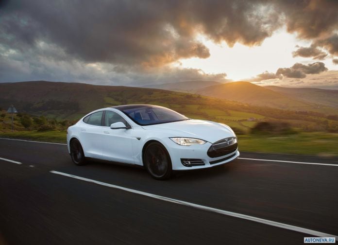2013 Tesla Model S UK Version - фотография 46 из 163