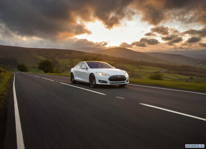 2013 Tesla Model S UK Version - фотография 47 из 163