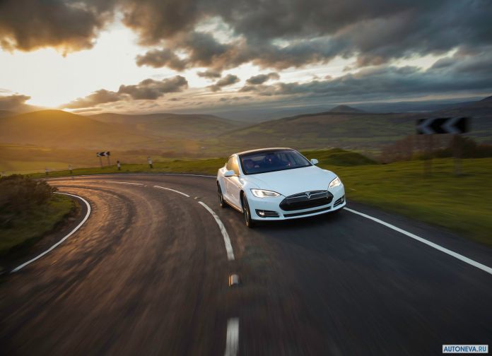 2013 Tesla Model S UK Version - фотография 50 из 163