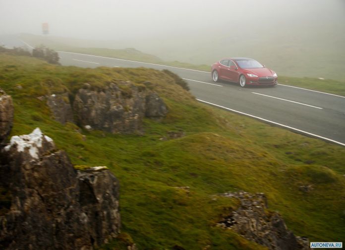 2013 Tesla Model S UK Version - фотография 76 из 163