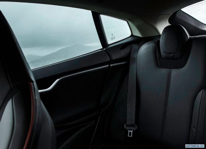 2013 Tesla Model S UK Version - фотография 136 из 163