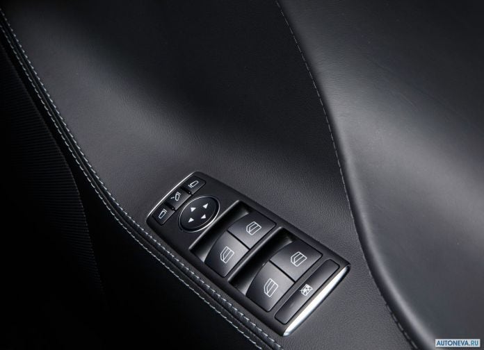 2013 Tesla Model S UK Version - фотография 145 из 163