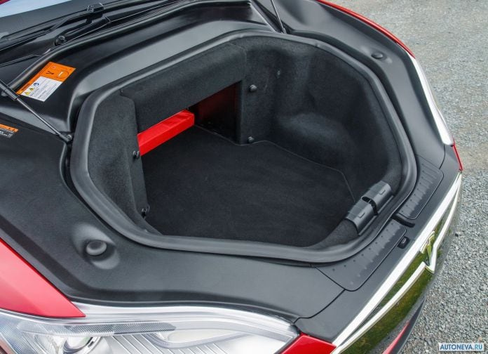 2013 Tesla Model S UK Version - фотография 151 из 163