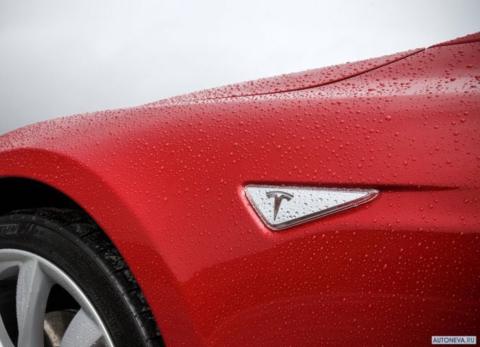 2013 Tesla Model S UK Version - фотография 154 из 163