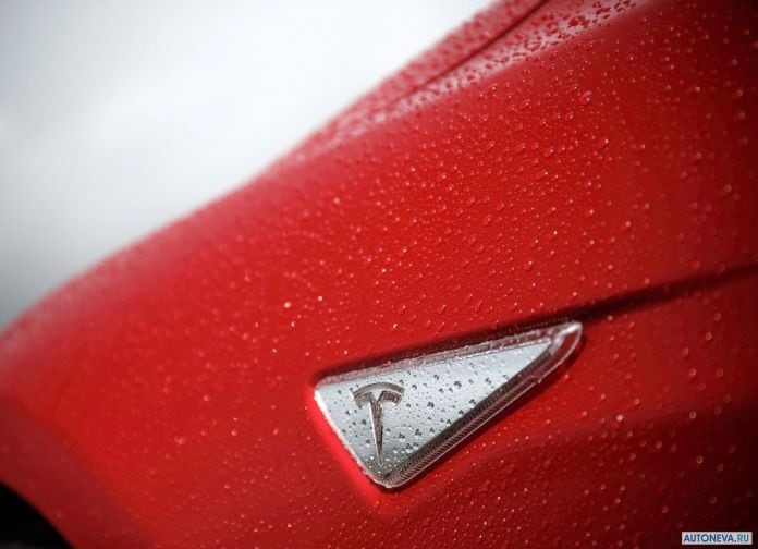 2013 Tesla Model S UK Version - фотография 155 из 163