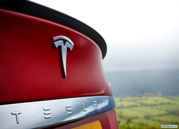 2013 Tesla Model S UK Version - фотография 158 из 163