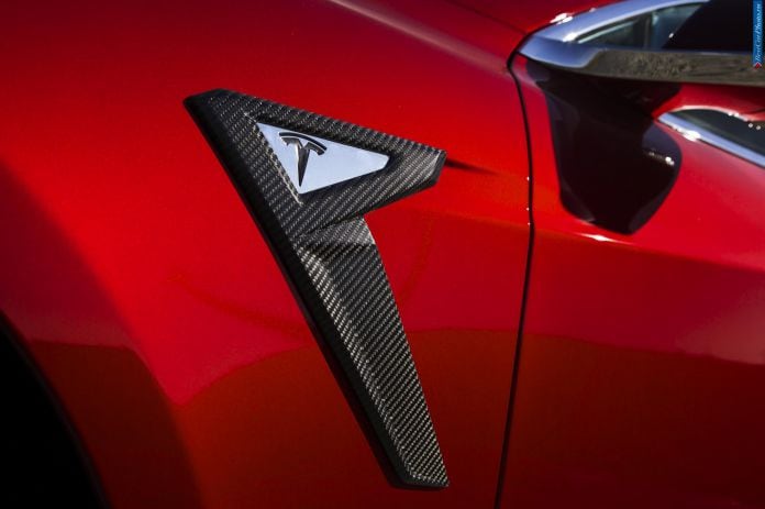 2015 Tesla Model S Elizabeta Larte-Design - фотография 22 из 58