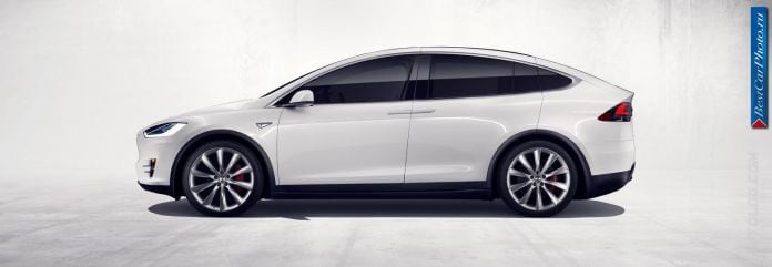 2016 Tesla Model X - фотография 3 из 5