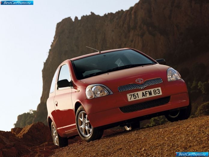 1999 Toyota Yaris - фотография 1 из 45