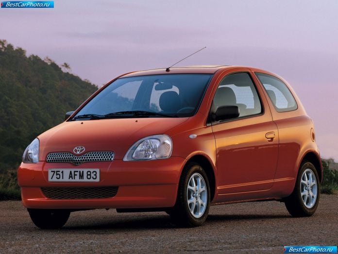 1999 Toyota Yaris - фотография 2 из 45