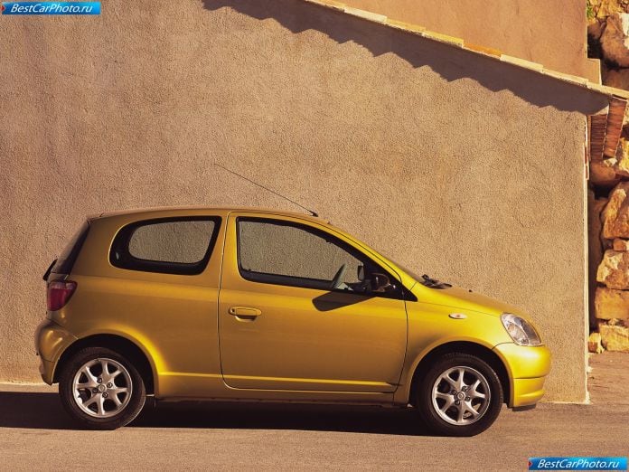 1999 Toyota Yaris - фотография 13 из 45