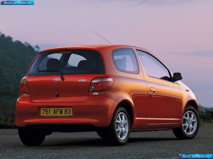 1999 Toyota Yaris - фотография 16 из 45