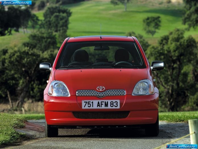 1999 Toyota Yaris - фотография 20 из 45