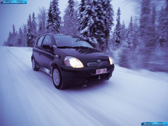 1999 Toyota Yaris - фотография 32 из 45