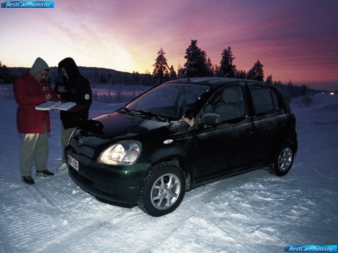 1999 Toyota Yaris - фотография 33 из 45