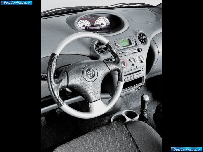 1999 Toyota Yaris - фотография 39 из 45