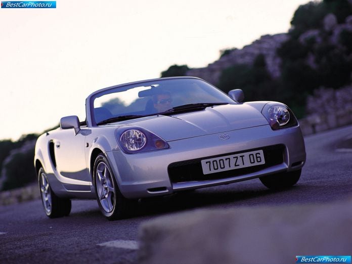 2000 Toyota Mr2 - фотография 1 из 33