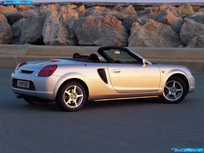 2000 Toyota Mr2 - фотография 22 из 33