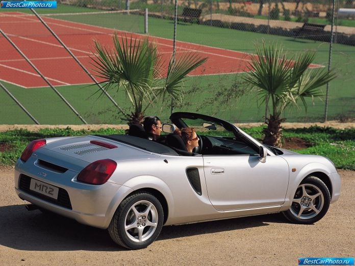 2000 Toyota Mr2 - фотография 24 из 33